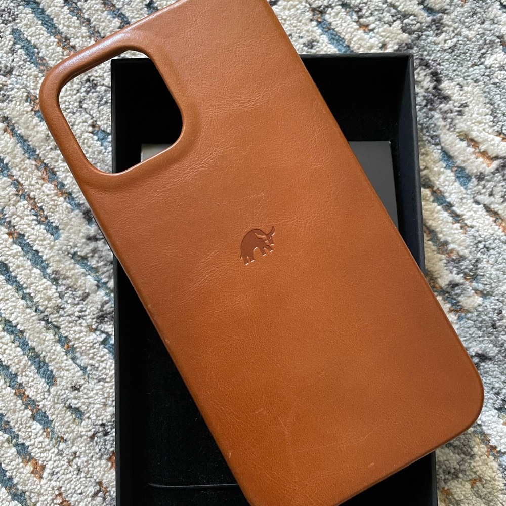 COPY - iPhone 12 Pro Max leather case